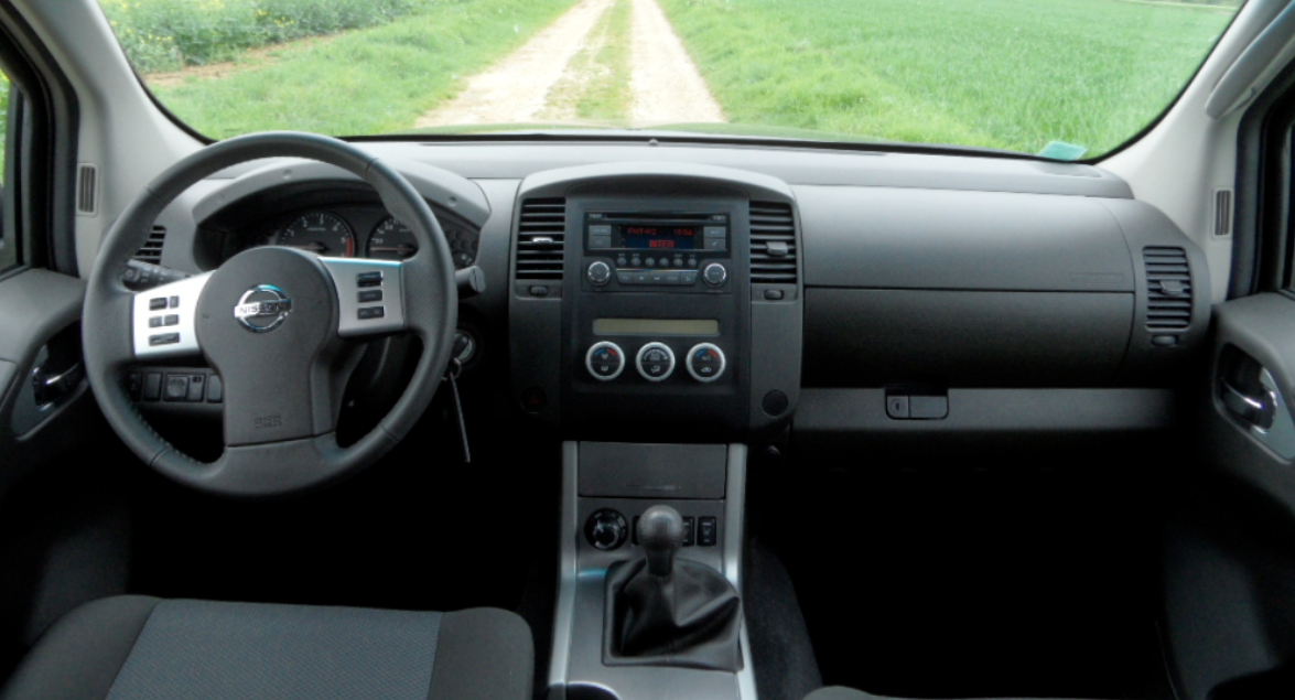 NISSAN NAVARA III (D40)